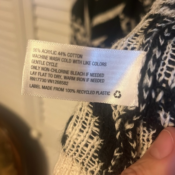 Knox Rose XL cardigan - Picture 3 of 4